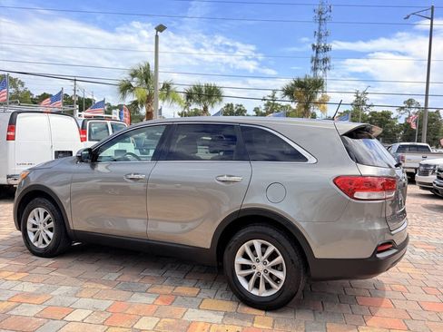 Used 2017 Kia Sorento L FWD image 8