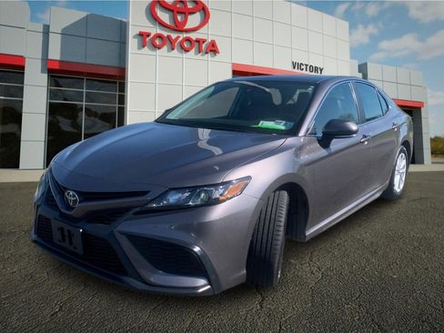 Used 2024 Toyota Camry SE FWD image 7