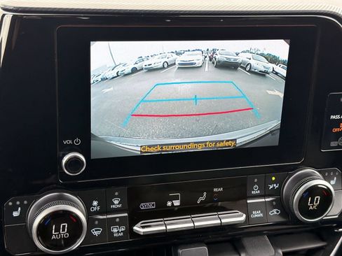 Used 2025 Toyota Highlander XSE AWD/4WD image 24