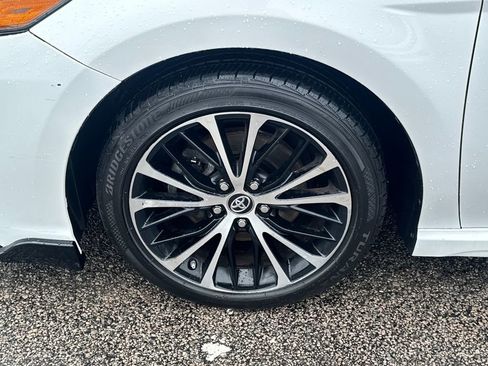Used 2019 Toyota Camry SE FWD image 39