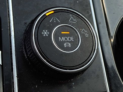 Certified 2023 Volkswagen Atlas SE w/ Panoramic Sunroof Package image 21