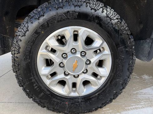 Used 2023 Chevrolet Silverado 2500 LT w/ Convenience Package image 30