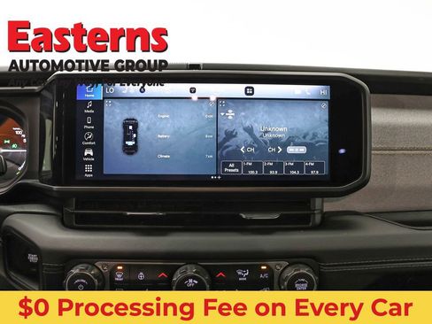 Used 2025 Jeep Wrangler Unlimited Sahara AWD/4WD image 12