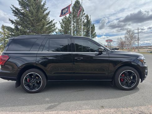 Used 2024 Ford Expedition Limited image 5