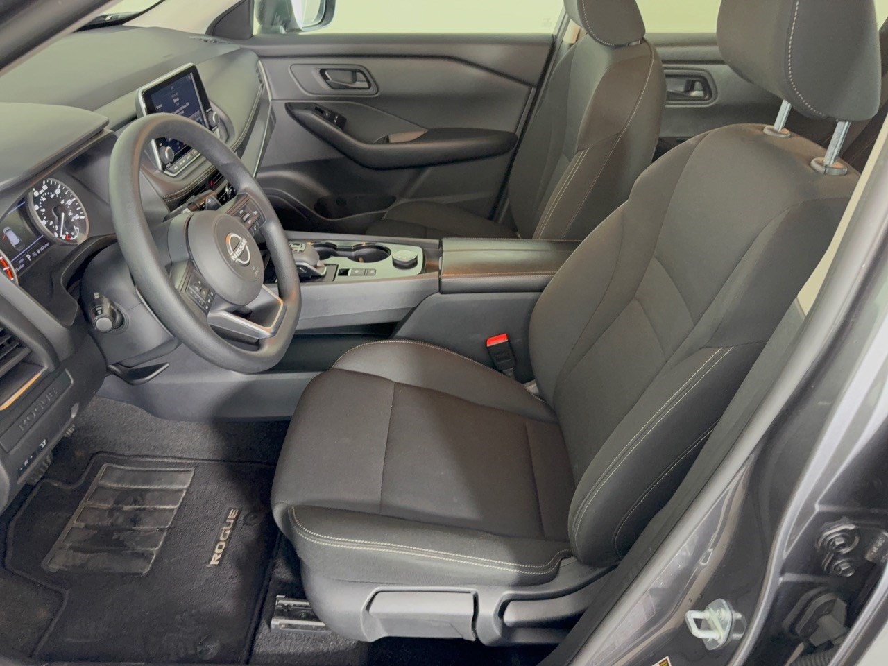 Used 2024 Nissan Rogue S AWD/4WD image 5