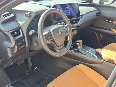 Used 2024 Lexus UX 250h AWD w/ Premium Package image 10