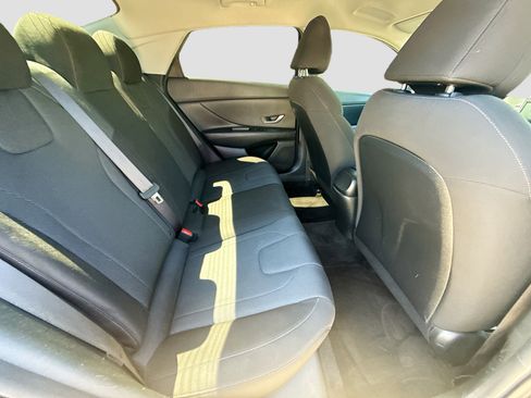 Used 2023 Hyundai Elantra SE w/ Cargo Package image 27