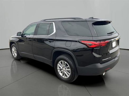Used 2023 Chevrolet Traverse LT AWD/4WD image 3