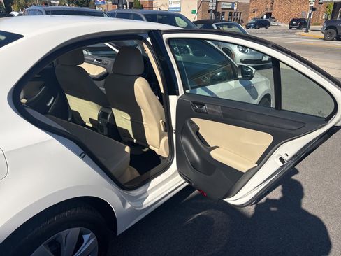 Used 2014 Volkswagen Jetta SE image 15