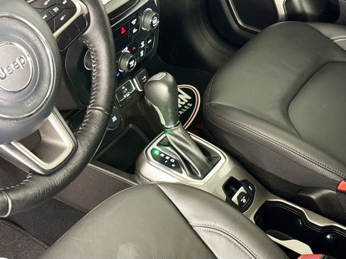 Used 2022 Jeep Renegade Limited w/ Sun, Sound & Wheels Group AWD/4WD image 28