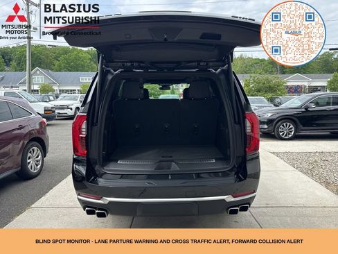 Used 2026 GMC Yukon Denali w/ Sun & Power Step Package AWD/4WD image 10