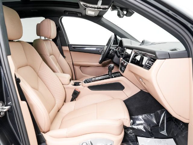 Certified 2026 Porsche Macan AWD/4WD image 25