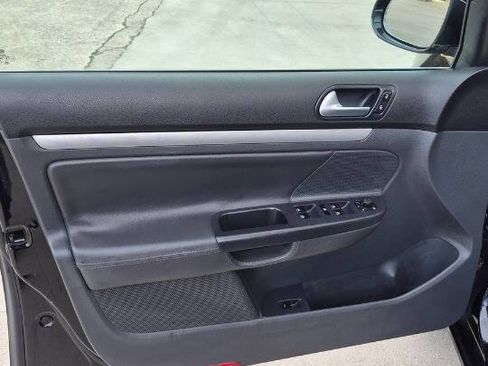 Used 2009 Volkswagen Jetta SEL image 33