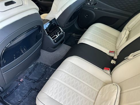 New 2025 Bentley Flying Spur Plug-In Hybrid image 10