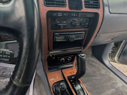 Used 2000 Toyota 4Runner SR5 AWD/4WD image 11