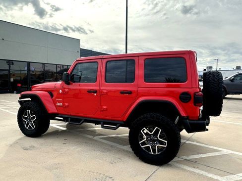 Used 2024 Jeep Wrangler Unlimited Sahara w/ Safety Group image 9