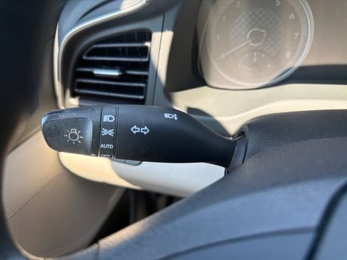 Used 2020 Hyundai Elantra SEL FWD image 21