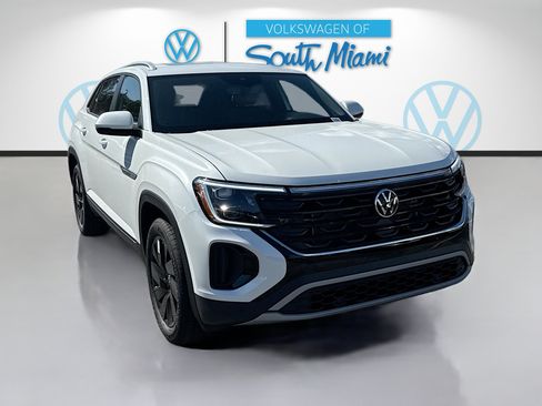 Used 2026 Volkswagen Atlas Cross Sport SE FWD image 1