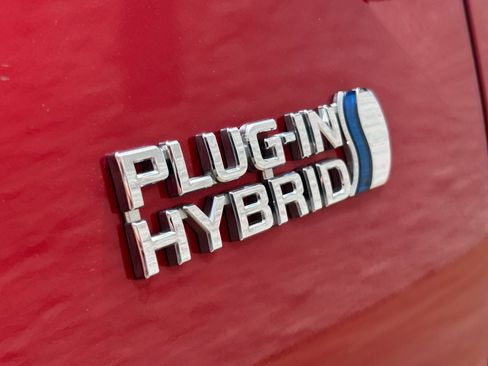 Used 2018 Toyota Prius Prime Premium FWD image 9