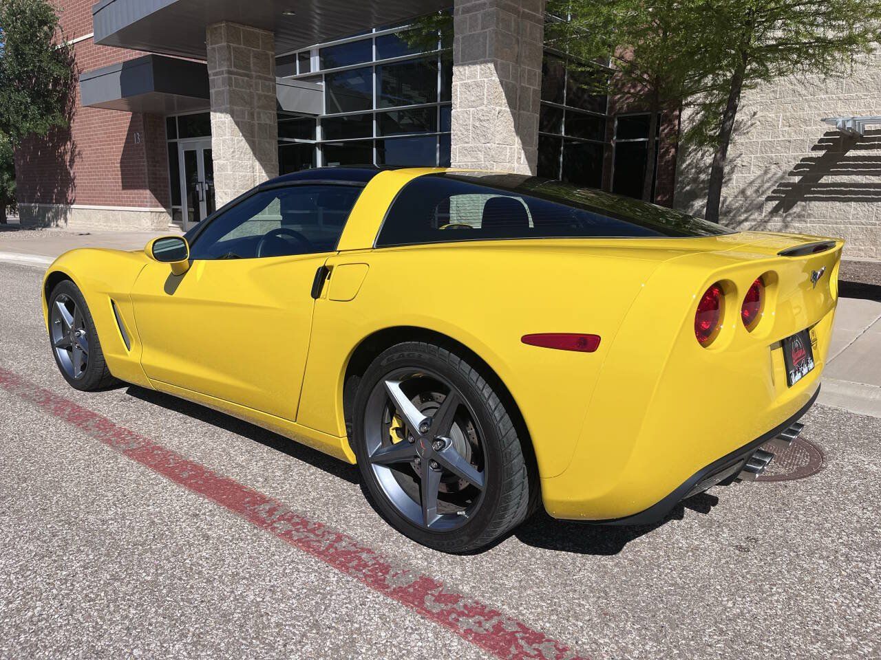 Used 2012 Chevrolet Corvette Coupe w/ 4LT Preferred Equipment Group RWD image 3