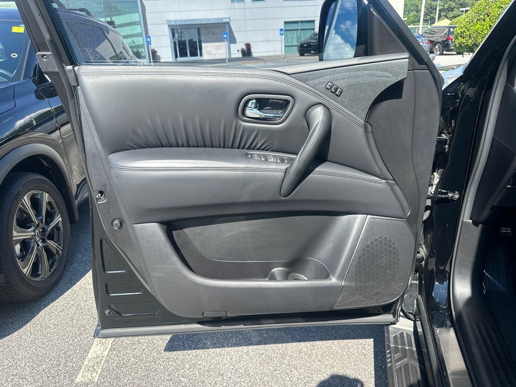 Used 2024 Nissan Armada SL w/ Midnight Edition Package RWD image 10
