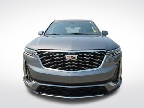 Used 2022 Cadillac XT6 Premium Luxury w/ Technology Package AWD/4WD image 2