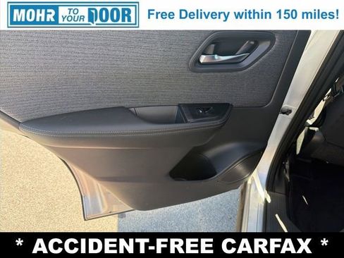 Used 2022 Nissan Rogue SV image 30