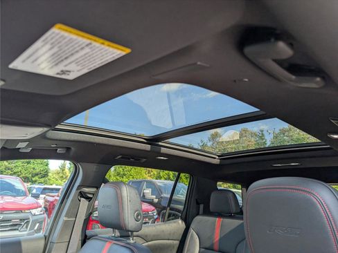 Used 2024 Chevrolet Traverse RS w/ LPO, Floor Liner Package image 34