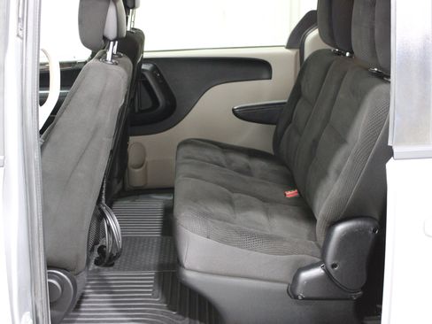 Used 2017 Dodge Grand Caravan SE w/ Power Window Group FWD image 17