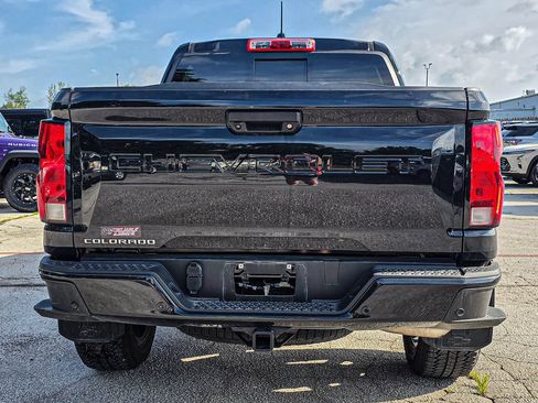 Used 2025 Chevrolet Colorado Trail Boss AWD/4WD image 5