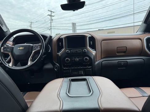 Used 2021 Chevrolet Silverado 1500 High Country w/ Technology Package AWD/4WD image 16