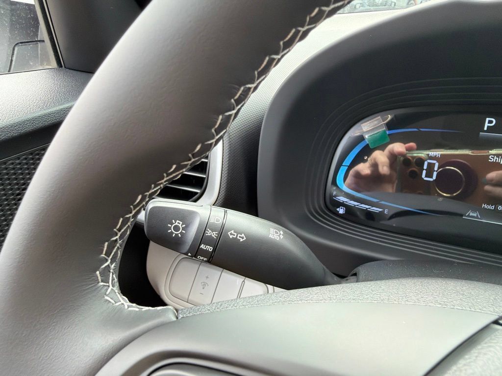 New 2026 Hyundai Venue SEL FWD image 30