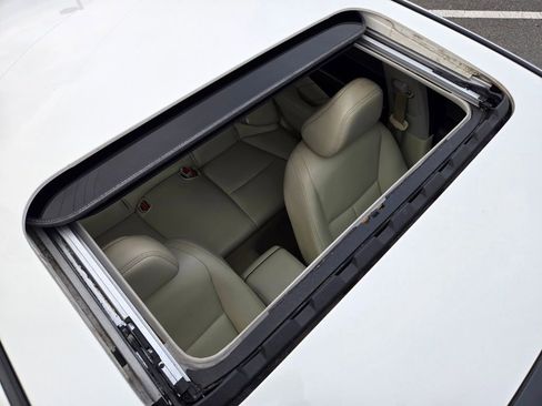 Used 2019 INFINITI Q50 Luxe w/ Essential Package (3.0T Luxe) image 11