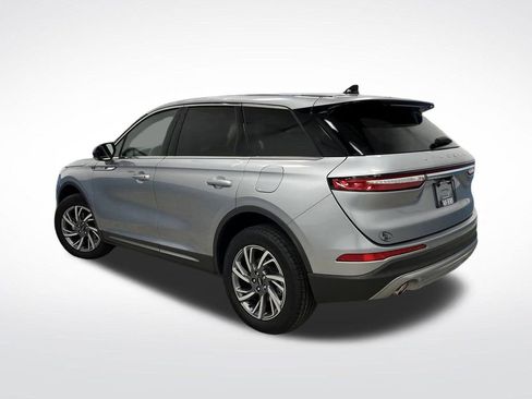 Used 2024 Lincoln Corsair AWD image 3