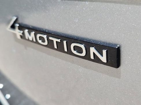 Certified 2024 Volkswagen Tiguan SE R-Line AWD/4WD image 7
