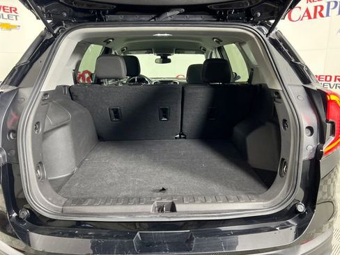 Used 2024 GMC Terrain SLE image 24