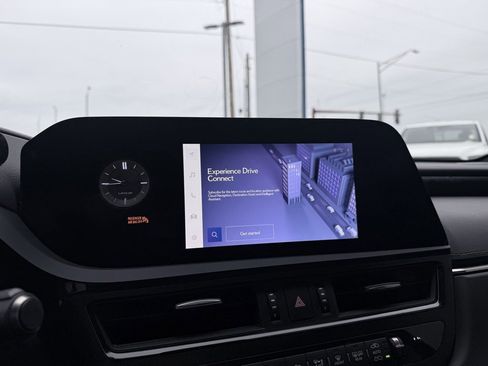 Used 2023 Lexus ES 300h w/ Luxury Package image 14