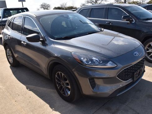 Certified 2022 Ford Escape SE image 5