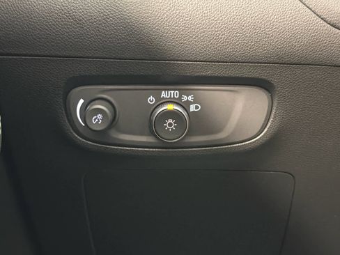 Certified 2024 Buick Encore GX Sport Touring image 43