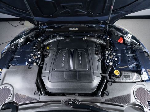 Used 2018 Jaguar F-TYPE Coupe RWD image 40
