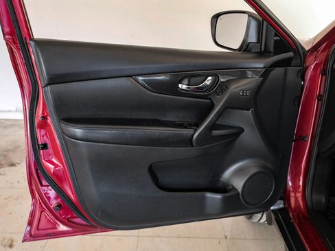 Used 2019 Nissan Rogue SL w/ Premium Package image 46