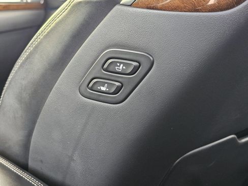 Used 2017 Genesis G90 5.0 Ultimate RWD image 7