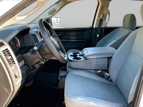 Used 2015 RAM 1500 Express RWD image 10