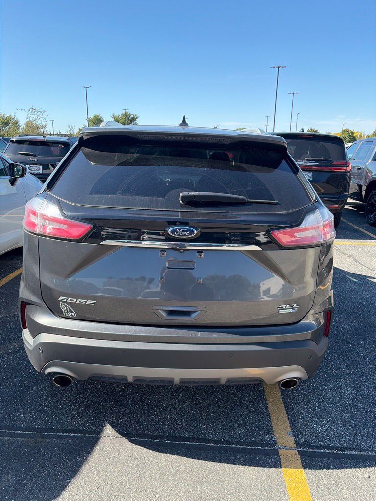 Used 2019 Ford Edge SEL w/ Cold Weather Package AWD/4WD image 4