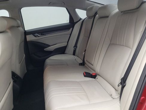 Used 2018 Honda Accord Touring image 18