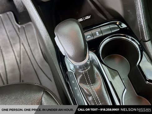 Used 2015 Nissan Rogue SV AWD/4WD image 16