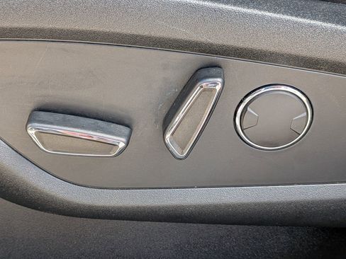 Used 2018 Lincoln MKX Reserve w/ Driver Assistance Package image 22