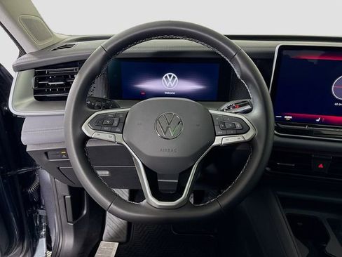 New 2026 Volkswagen Tiguan SE image 12