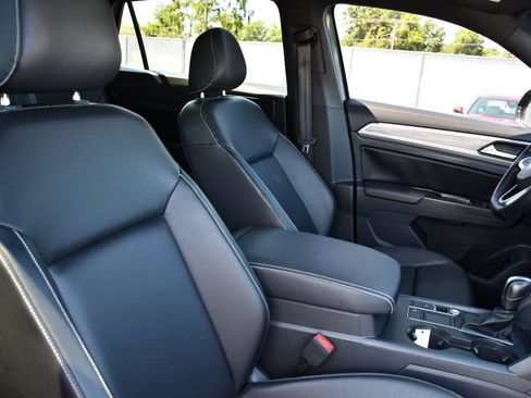Used 2020 Volkswagen Atlas Cross Sport SE FWD image 37