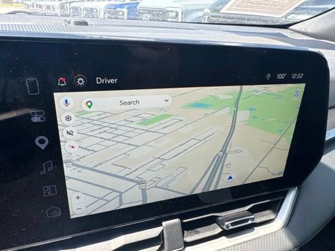 Used 2025 Chevrolet Equinox LT FWD image 3